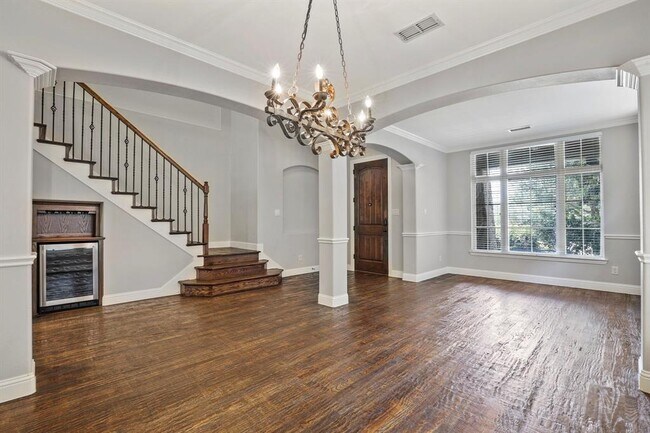 Building Photo - 2108 Serene Ct