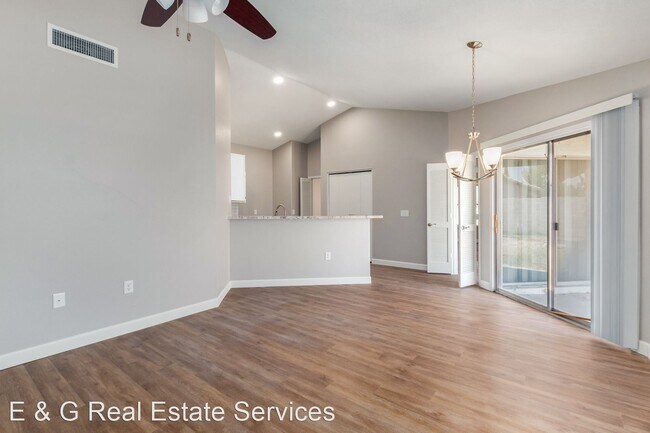 Building Photo - 3 br, 2 bath House - 445 S Meadows Dr