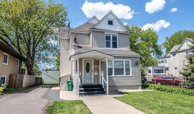 Front - 3030 Grand St NE