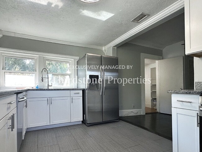 Foto del edificio - 1520 Donald St