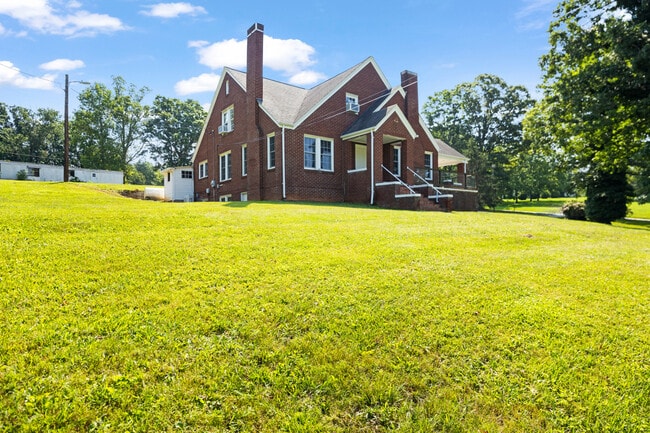 Building Photo - 3570 N NC Highway 16