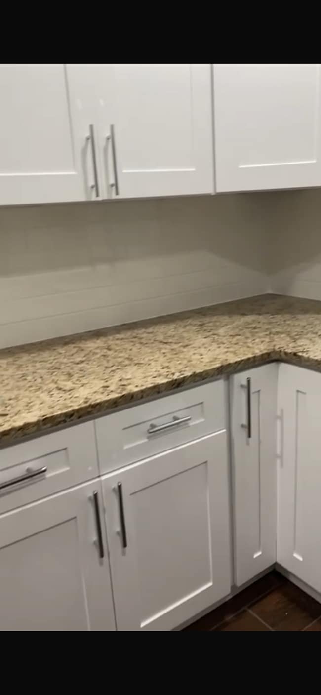 Foto del edificio - 832 Gibbons Ct