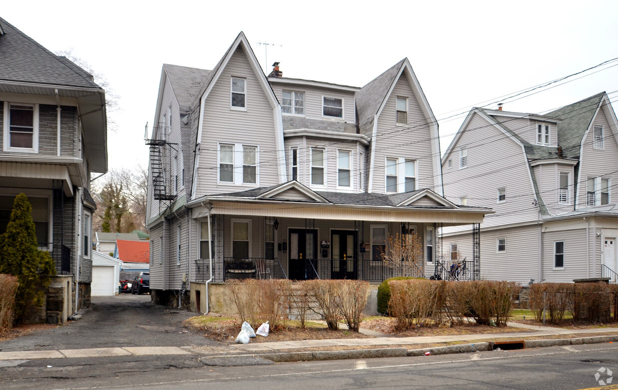 Foto del edificio - 133 Pelham Rd