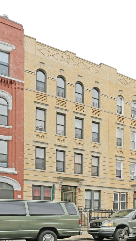 Building Photo - 488 Kosciuszko St