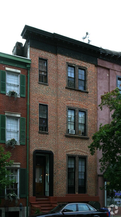 Building Photo - 803 Park Ave