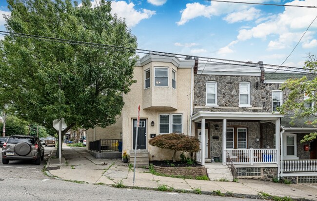 Building Photo - 229 Righter St