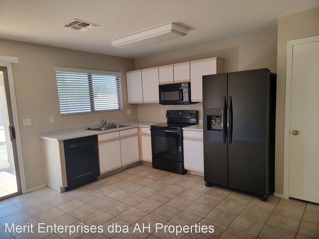 Building Photo - 3 br, 2 bath House - 13616 W FARGO DR