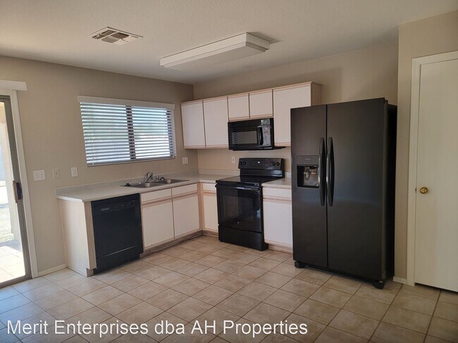 Foto del edificio - 3 br, 2 bath House - 13616 W FARGO DR