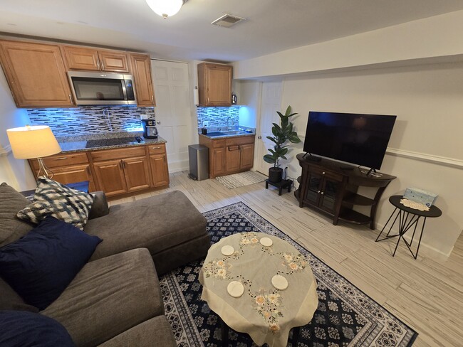 Photo - 619 Irving St NW House