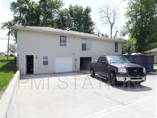 Foto del edificio - 502 N Jennings Rd