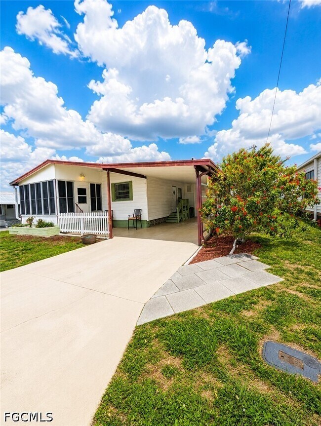 Foto del edificio - 3404 Rainbow Ln