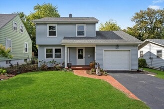 Building Photo - 318 Brittain