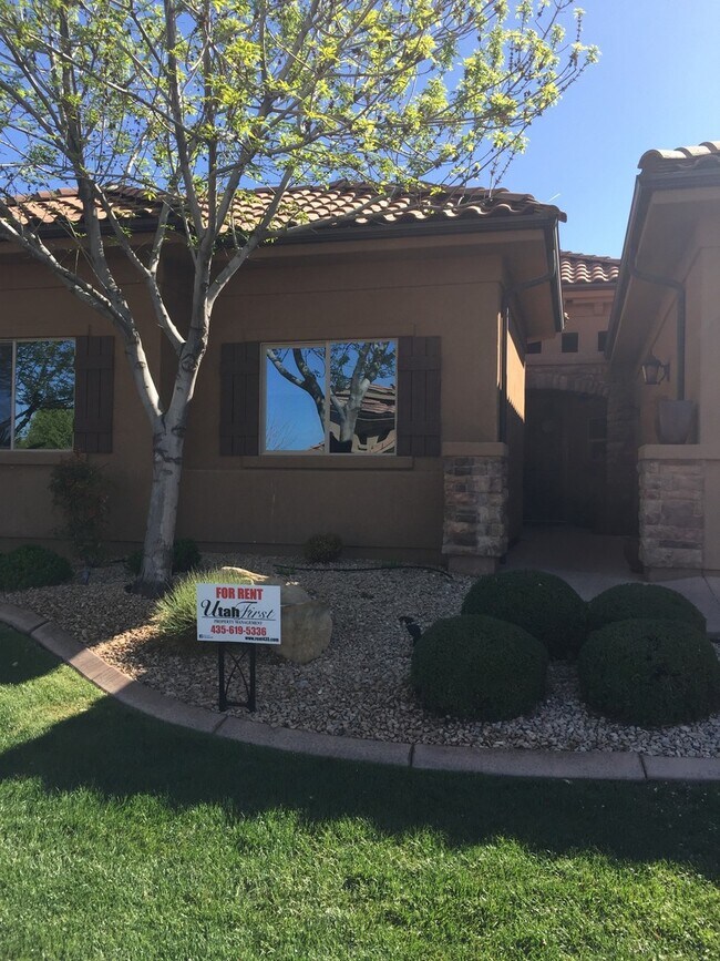 Building Photo - PRICE REDUCED!!  Boulder Springs Villas- N...