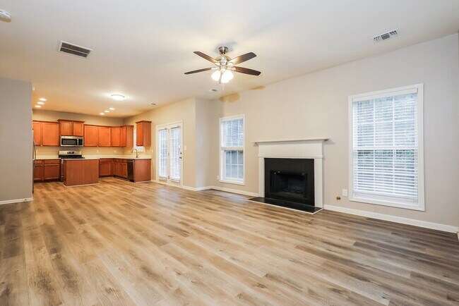 Building Photo - 908 Maple Leaf Dr