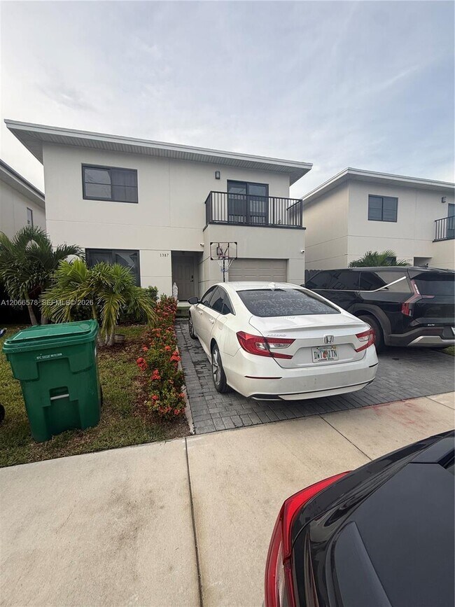 Foto del edificio - 1387 NW 2nd Ln