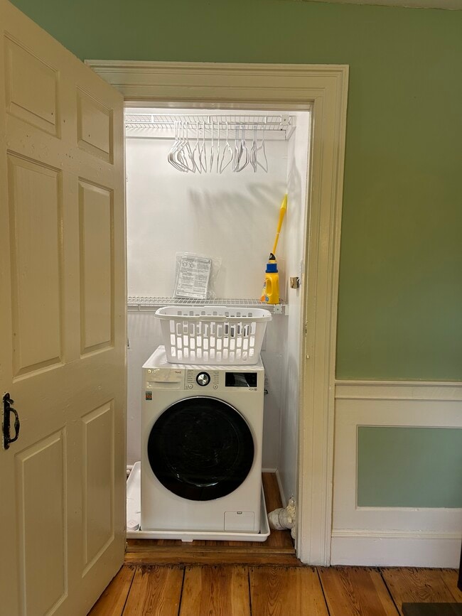 In unit laundry - 552 Mammoth Rd