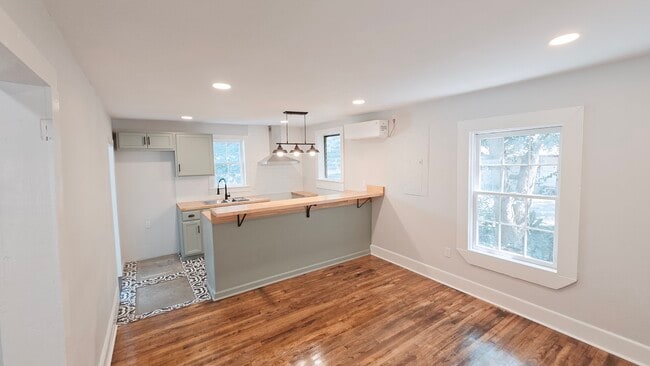 Building Photo - 159 Poplar Ave