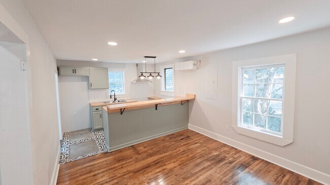 Foto del edificio - 159 Poplar Ave