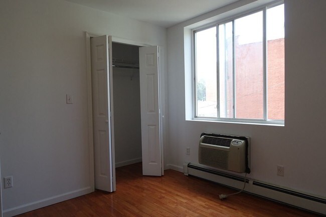 Foto del edificio - 385 Vernon Ave