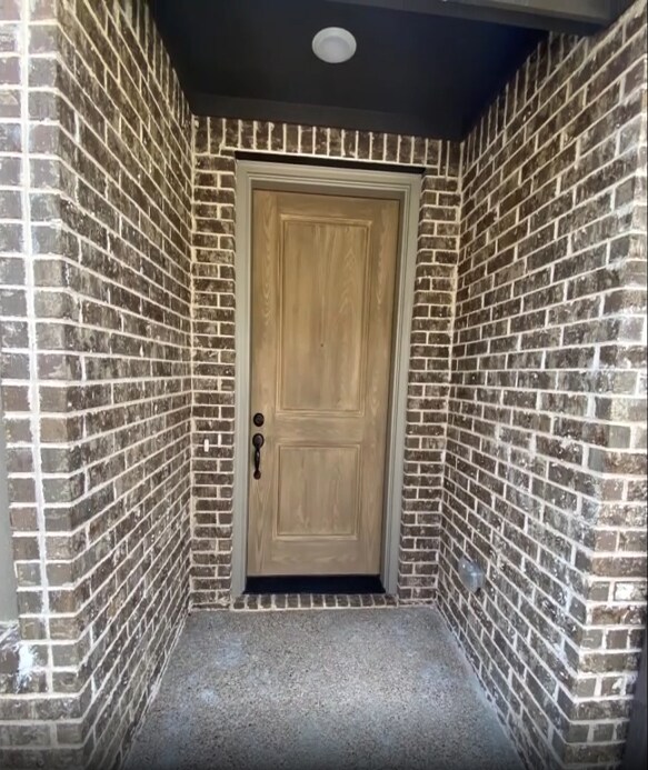 Building Photo - 1625 Dewberry Ln