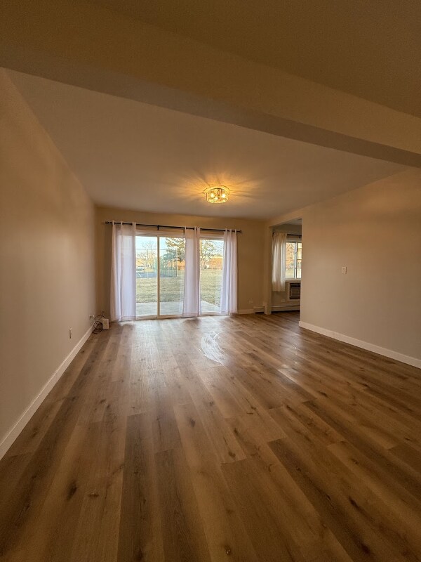 Foto del edificio - 10365 Dearlove Rd