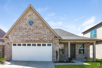 Building Photo - 9889 Southern Oak Way