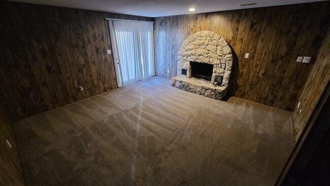 Building Photo - 1016 SE 7th Terrace