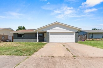 Building Photo - 1101 S Bouziden Dr
