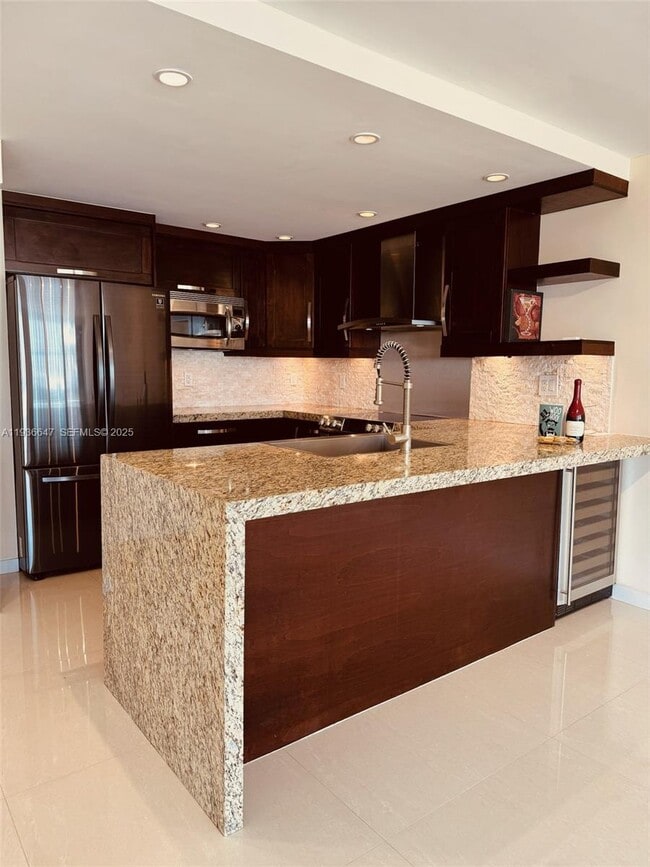 Building Photo - 1901 Brickell Ave