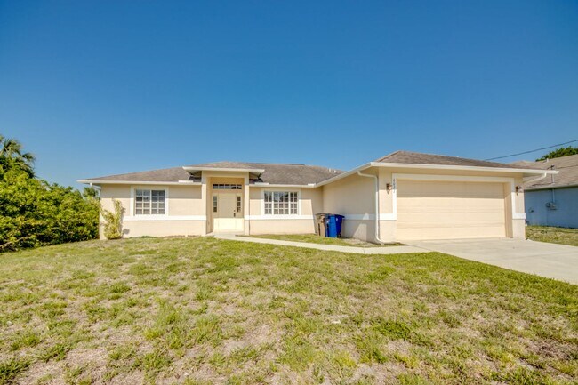Building Photo - COMING SOON! 3 bedroom 2 bathroom single f...