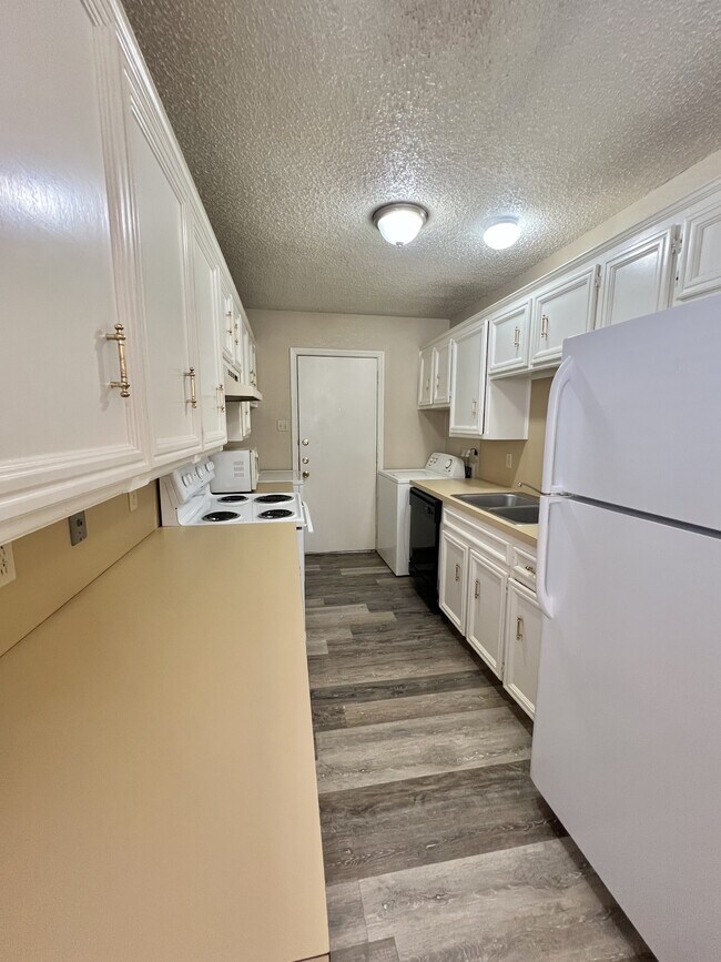 Foto del edificio - 3409 Hyden Ave