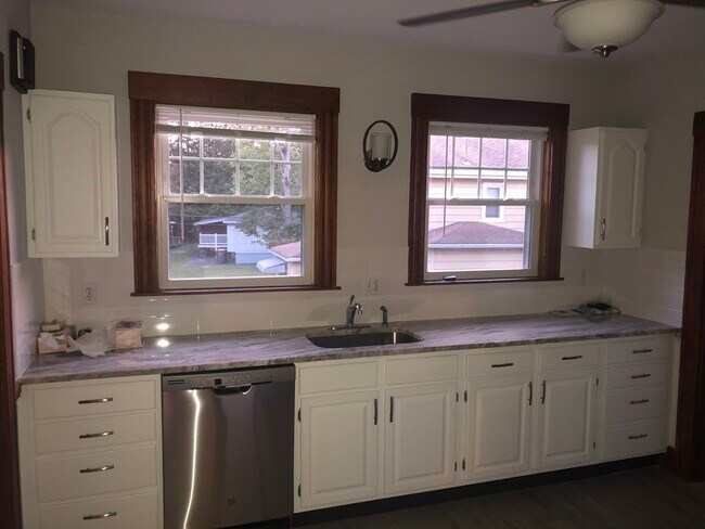 Building Photo - 120 Winthrop St