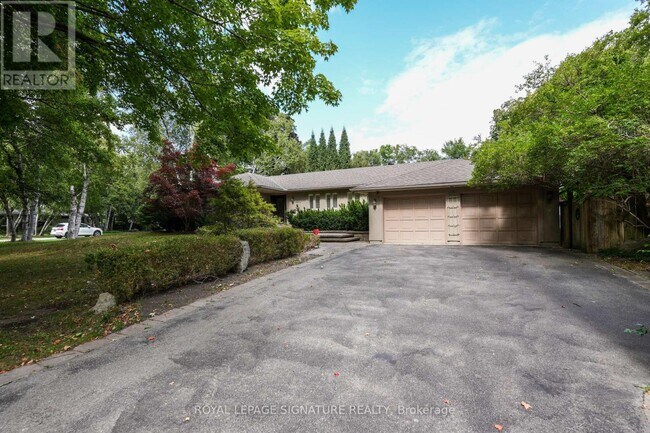 Building Photo - 169 Maple Grove Dr