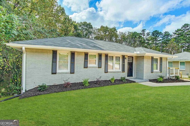 Building Photo - 1662 Flintwood Dr SE