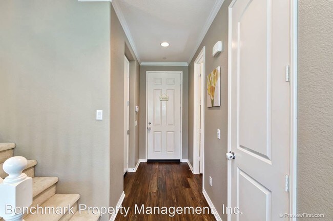 Building Photo - 4062 Lake Circle Dr