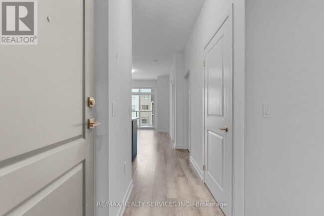 Building Photo - 5055 Greenlane