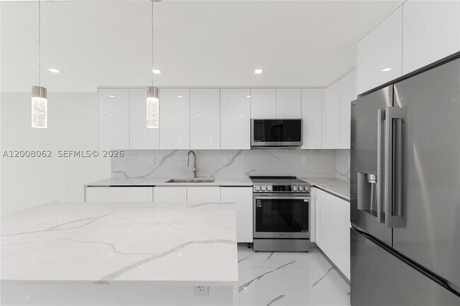 Building Photo - 345 Ocean 708