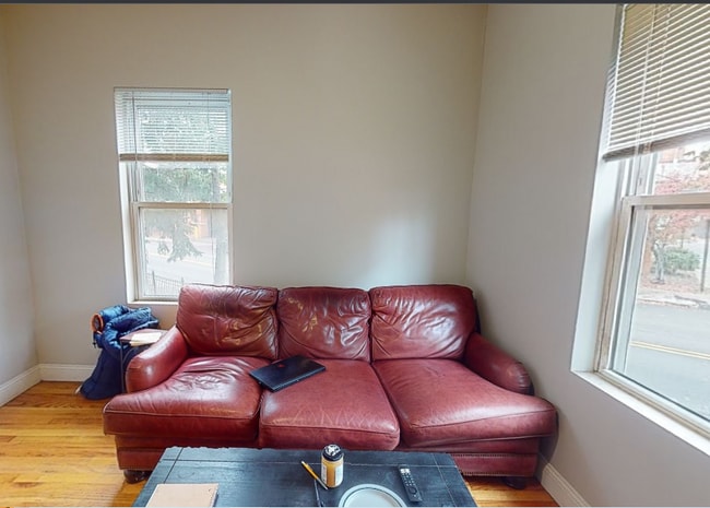 Building Photo - 340 Putnam Ave