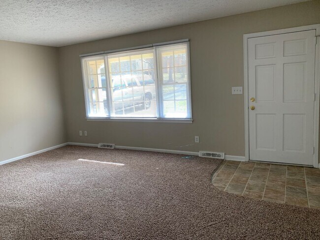 Foto del edificio - Split Level House in Campbell County School District