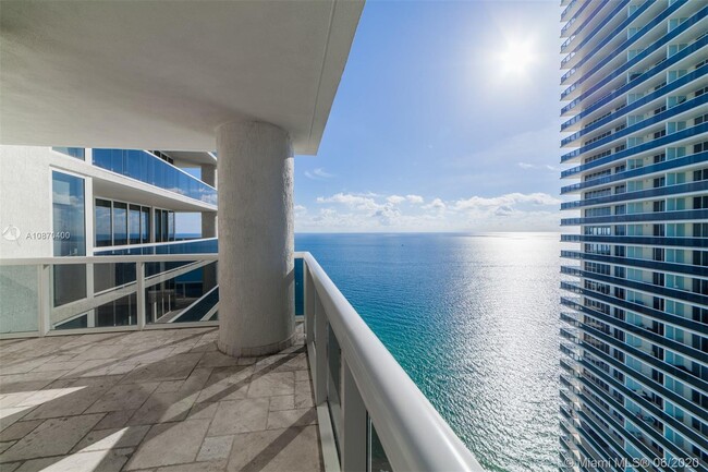 Building Photo - 1800 S Ocean Dr