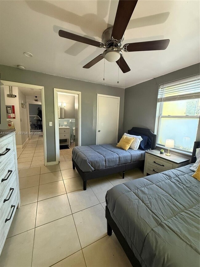 Building Photo - 3120 Ave Q