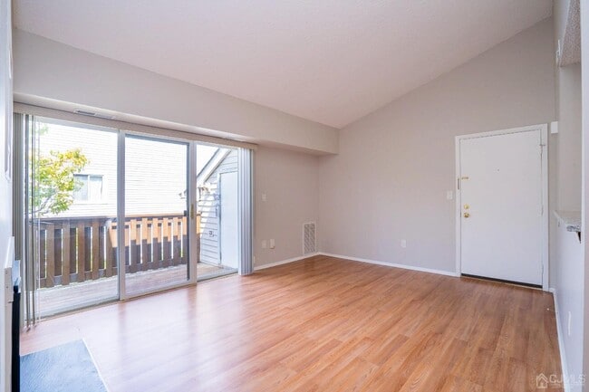 Building Photo - 2306 Aspen Dr