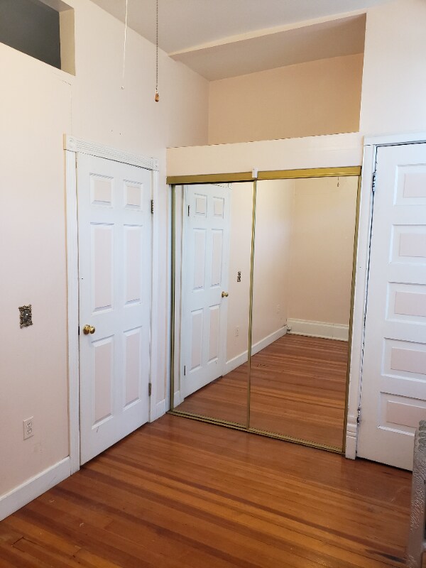 Foto del edificio - 2112 N Grand Ave