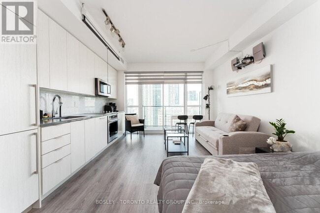 Building Photo - 38 Iannuzzi St