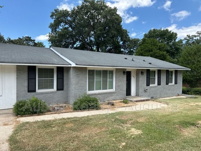 Building Photo - 1137 Eisenhower Dr