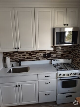 Building Photo - 28 Beechwood Ave