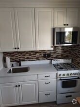 Building Photo - 28 Beechwood Ave
