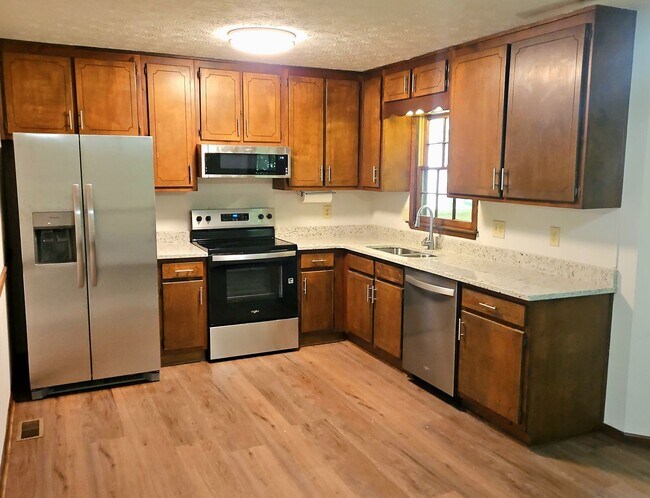 Building Photo - 520 Hardy Cir