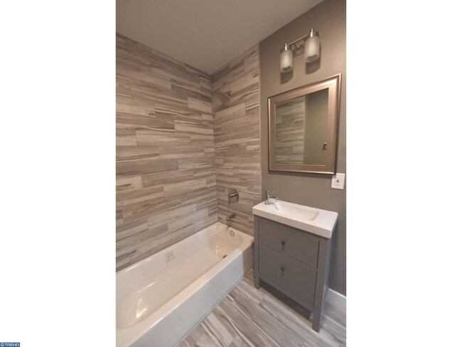 baño en suite - 1511 S Bouvier St