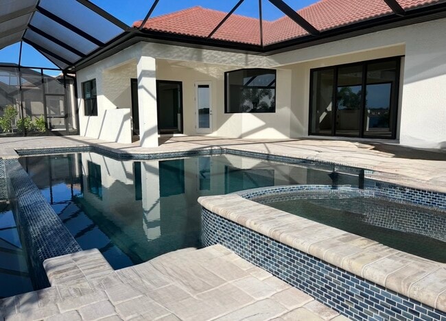 Foto del edificio - 597 Maraviya Blvd